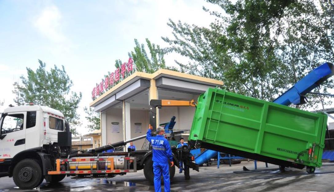 拉臂鉤在鉤臂車結構中的作用